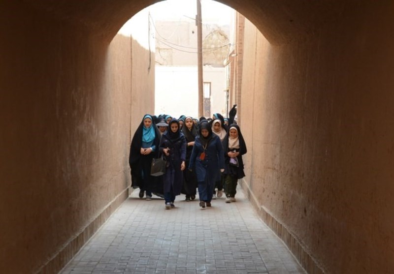 طرح &quot;همیار گردشگر&quot; با مشارکت 12 مدرسه در استان یزد اجرا می‌شود