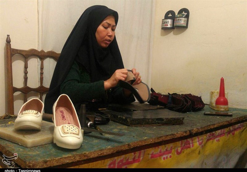 «حجمِ غیرت»؛ روایتی خواندنی از زن مهاجر افغانستانی کفاش+ تصاویر