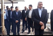 وزیر نیرو به جان‌باختگان زلزله بم ادای احترام کرد