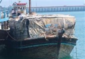 بوشهر| شناورحامل 160 میلیارد ریال گوشی قاچاق در کنگان متوقف شد