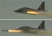 طائرة سوخوی 25 تابعة لحرس الثورة تختبر صاروخ بینا الموجه لیزریا