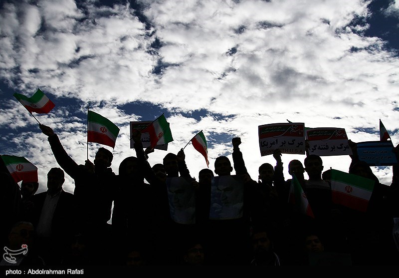 کرمان| گرامیداشت 9 دی کشور را در برابر فتنه‌های آینده بیمه می‌کند