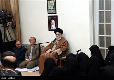 دیدار جمعی از خانواده‌های شهدا با مقام معظم رهبری