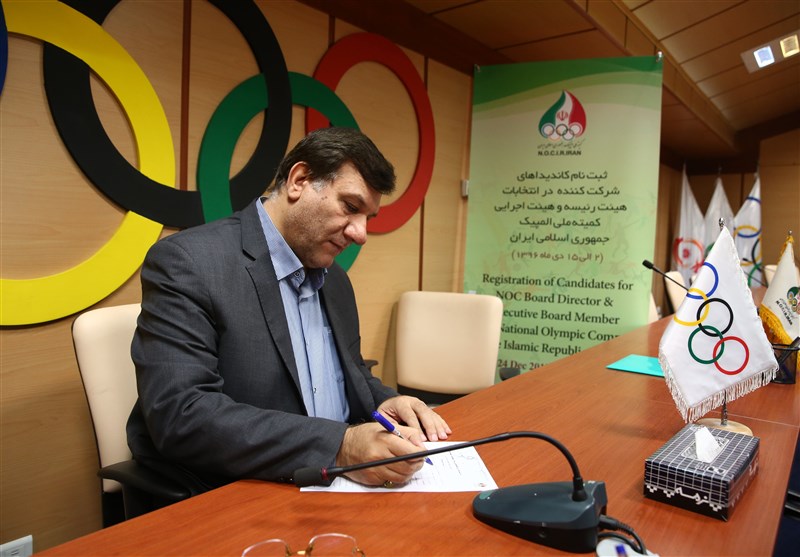 علی مرادی برای شرکت در انتخابات فدراسیون وزنه‌برداری ثبت‌نام کرد