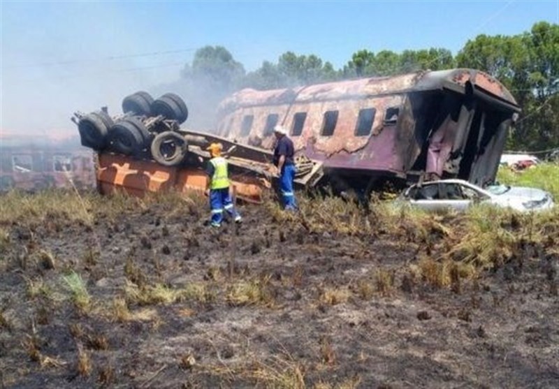 Four Dead as South African Train Crashes, Bursts into Flames