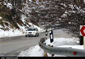 تردد در تمامی گردنه‌های برفگیر استان کرمان با زنجیر چرخ امکان پذیر است