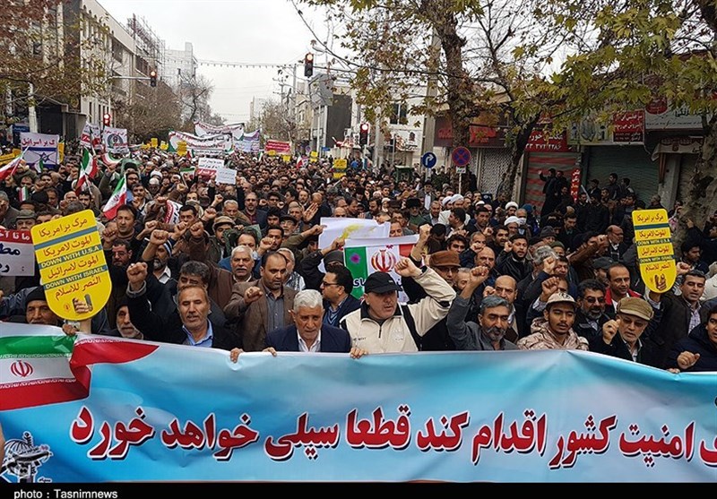 طنین‌اندازی شعار &quot;مرگ بر فتنه‌گر&quot; در راهپیمایی خودجوش مردم گنبدکاووس