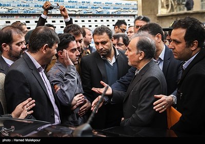 محمدعلی نجفی شهردار تهران در پایان مراسم کلنگ‌زنی پروژه تجمیع 50 پلاک محله تختی