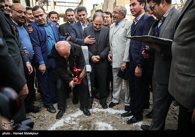 کلنگ‌زنی پروژه تجمیع 50 پلاک محله تختی با حضور محمدعلی نجفی شهردار تهران