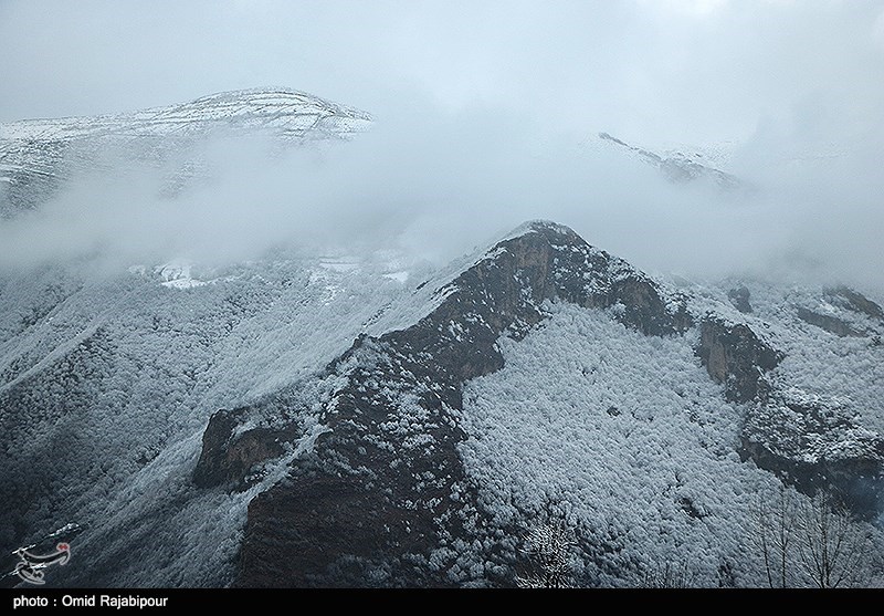 بارش برف در منطقه اشکورات رحیم آباد- گیلان