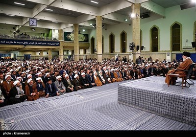 Leader Ayatollah Khamenei Receives People from Iran's Holy City of Qom