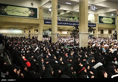 Leader Ayatollah Khamenei Receives People from Iran's Holy City of Qom