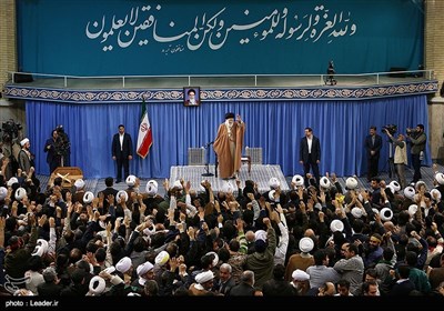 Leader Ayatollah Khamenei Receives People from Iran's Holy City of Qom