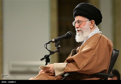 Leader Ayatollah Khamenei Receives People from Iran's Holy City of Qom
