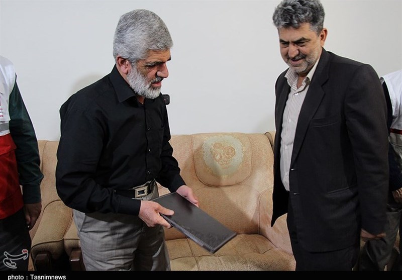 دیدار هلال احمر و پدر شهید احمدی روشن/ اهواز