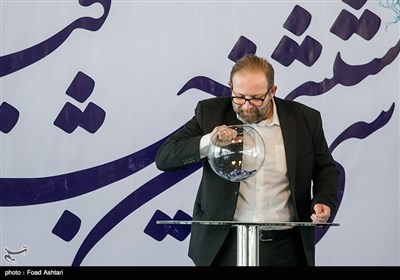 بابک برزویه در مراسم قرعه‌کشی سی‌و‌ششمین دوره جشنواره فیلم فجر