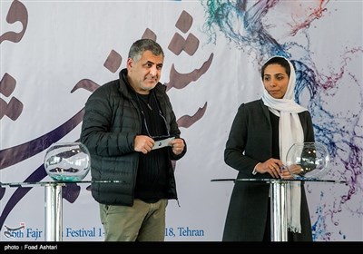 مانی حقیقی در مراسم قرعه‌کشی سی‌و‌ششمین دوره جشنواره فیلم فجر