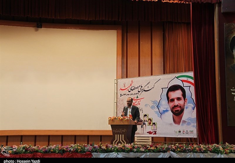 تجلیل از شهید احمدی روشن در اهواز