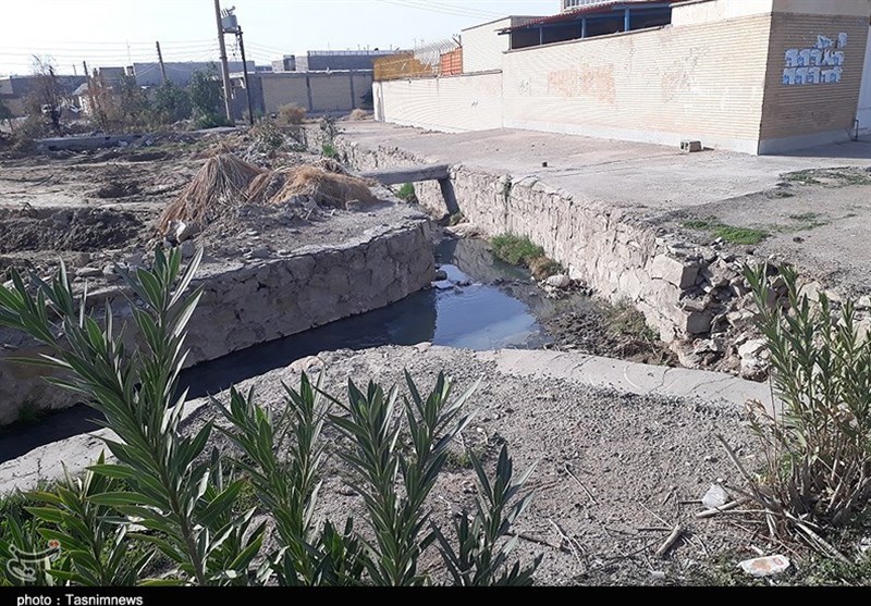 خوزستان| مشکلات فاضلاب مسکن مهر بندر ماهشهر از حد تحمل مردم خارج است