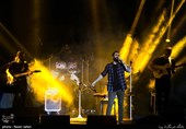 اجرای مهدی یراحی در دومین شب سی‌وسومین جشنواره موسیقی فجر- سالن ایرانیان