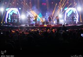 اجرای مهدی یراحی در دومین شب سی‌وسومین جشنواره موسیقی فجر- سالن ایرانیان