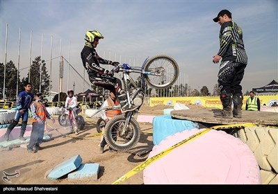 ایران کے دارالحکومت تہران میں ٹریلز موٹرسائیکل مقابلے