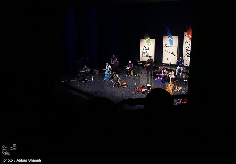 گروه رستاک در چهارمین شب سی‌وسومین جشنواره موسیقی فجر