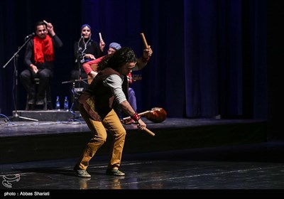 گروه رستاک در چهارمین شب سی‌وسومین جشنواره موسیقی فجر 