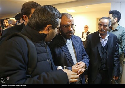 حضور حسینعلی امیری نماینده رییس جمهور در بین خانواده های جانباختگان کشتی سانچی
