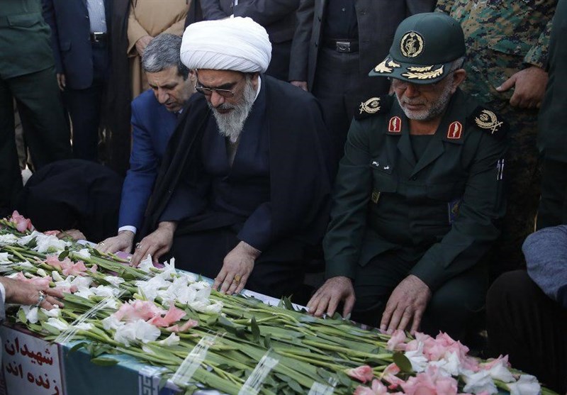 آیت‌الله صفایی بوشهری: شهدا با حماسه خود ملت ایران را از دست استکبار نجات دادند