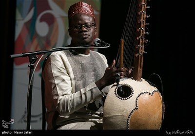 ششمین شب سی‌وسومین جشنواره موسیقی فجر با اجرای گروه سادیو سانتو و بینتا از سنگال 