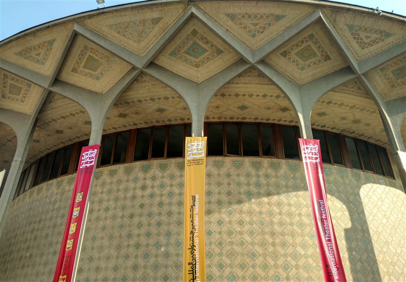 کاخ جشنواره تئاتر فجر در حال آماده شدن+عکس