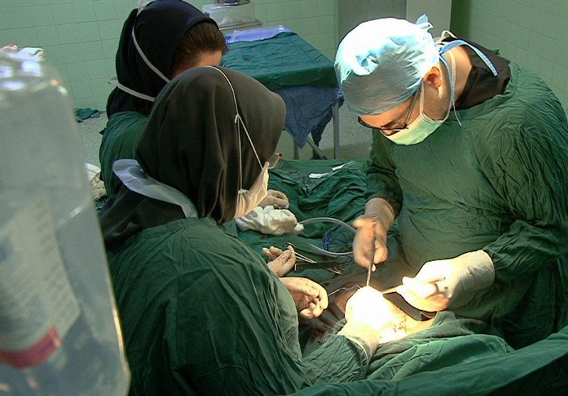 برخورد با پزشک متخلف ‌بیمارستان فرقانی قم‌ / عذرخواهی دانشگاه علوم پزشکی از بیمار