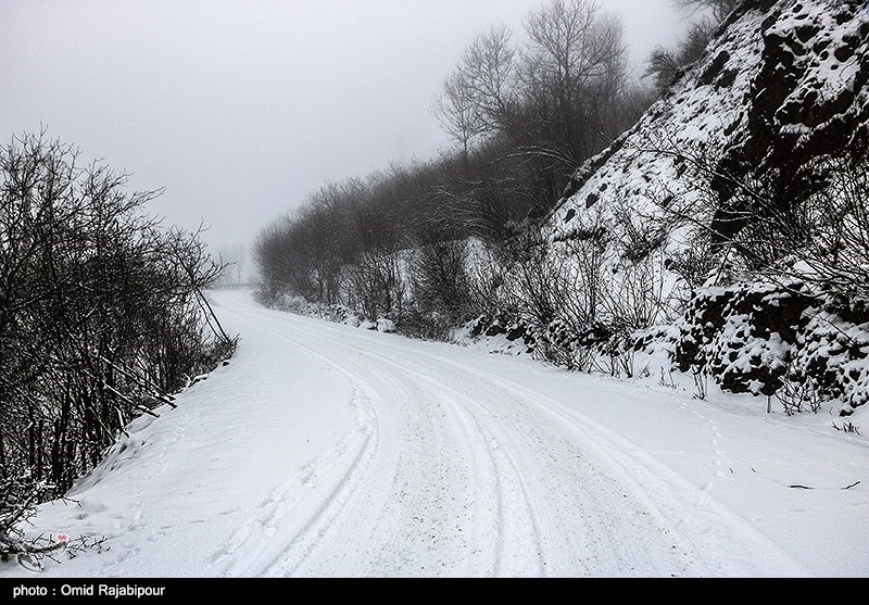 برف راه ارتباطی 130 روستای سلسله را مسدود کرد