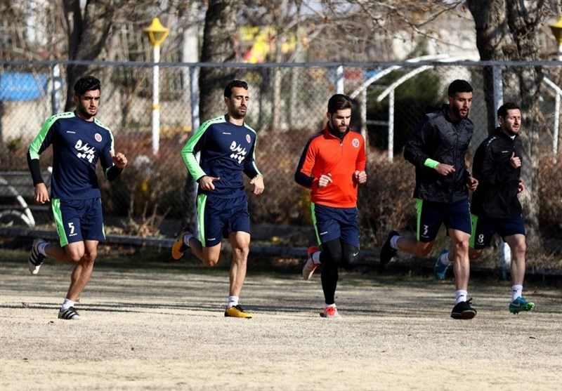 مرادمند: دست مهاجری برای بازی با استقلال خالی است