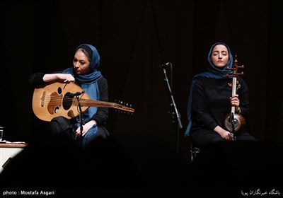 اجرای گروه نقش در هشتمین شب از سی و سومین جشنواره موسیقی فجر