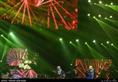 کنسرت موسیقی علیرضا طلیسچی خواننده پاپ در نهمین شب سی و ششمین جشنواره موسیقی فجر