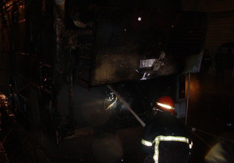 اتوبوس مسافربری خرم‌آباد در آتش سوخت+تصاویر
