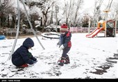 مدارس برخی دیگر از مناطق آذربایجان شرقی به دلیل بارش شدید برف و سرما تعطیل شد