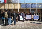 بوشهر| کارگران فلات قاره جزیره خارگ تجمع کردند