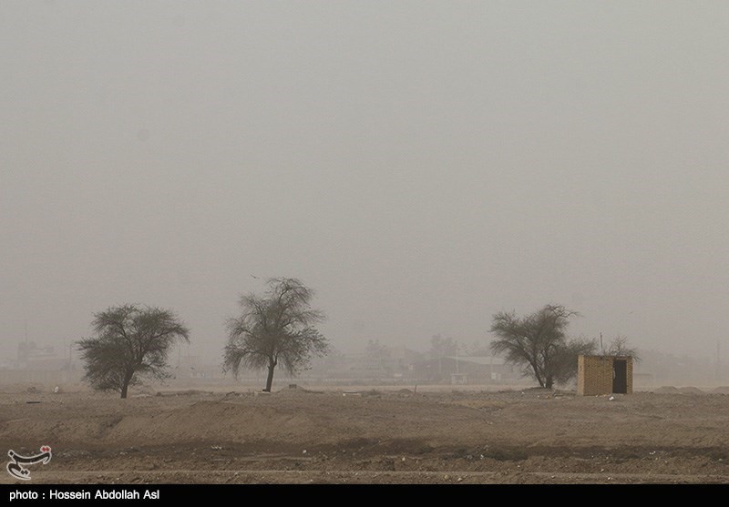 گرد و غبار محلی وارد خوزستان می‌شود