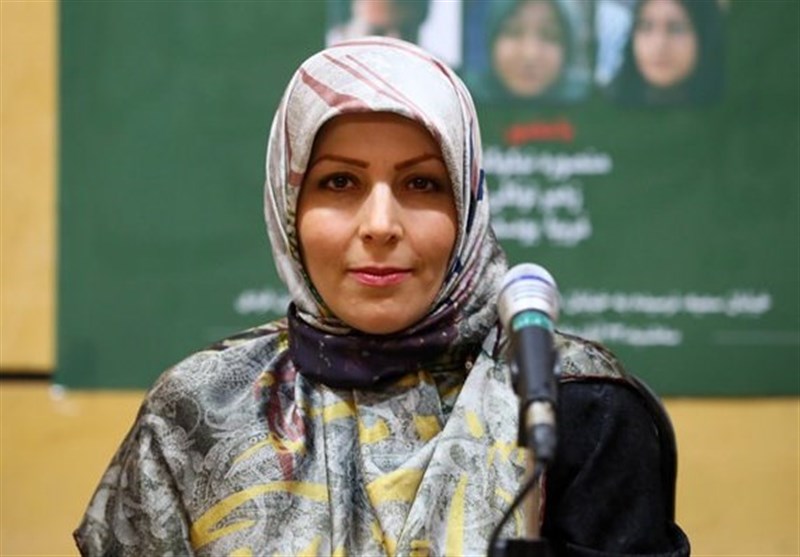 شاعری که به خاطر دین و حجاب از آمریکا به ایران بازگشت + فیلم