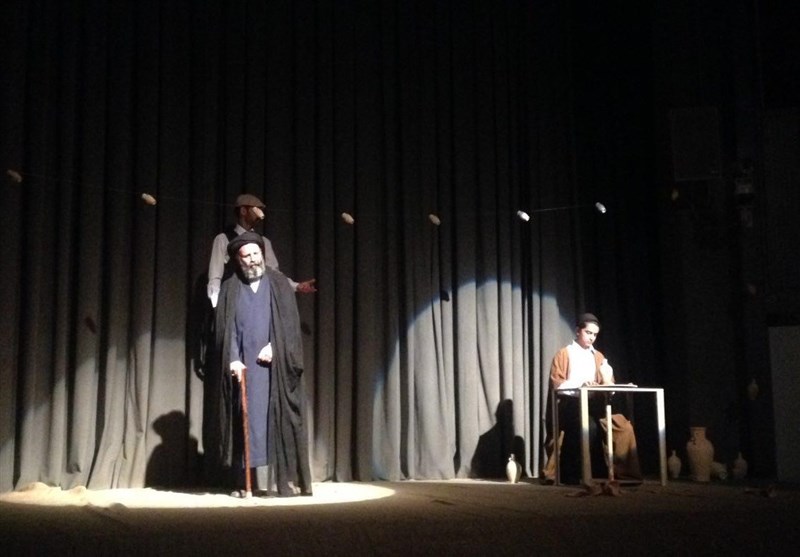 جشنواره تئاتر روح‌الله |نمایش &quot;این ره که می‌روی&quot; روایتی متفاوت از روزهای پیش از انقلاب