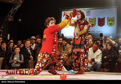 Street Performances Draw Attention in Fajr Theater Festival