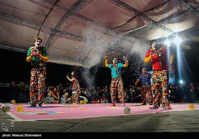 Street Performances Draw Attention in Fajr Theater Festival