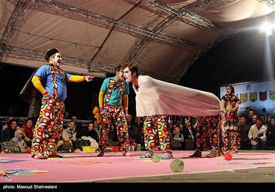 Street Performances Draw Attention in Fajr Theater Festival