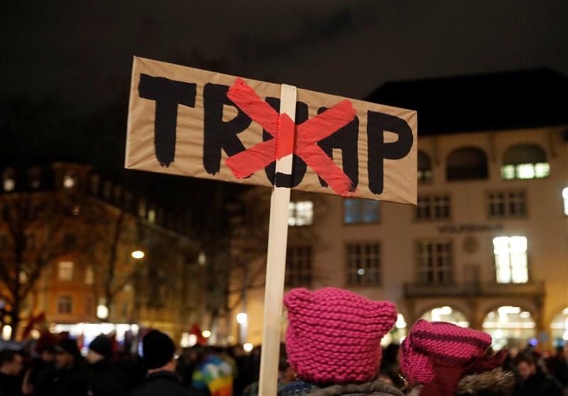 Swiss Marchers Protest against Trump, Break through Davos Security Cordon (+Photos)