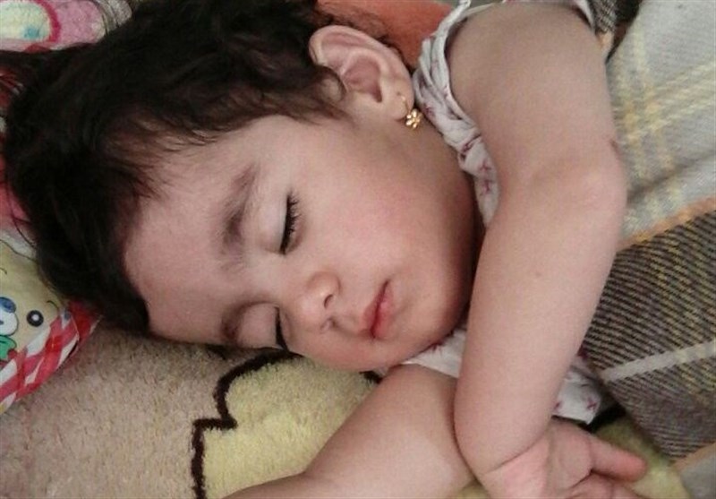 توضیحات پدر سارینا، کودکی که به خاطر سرما در منطقه زلزله‌زده کرمانشاه جان داد+ عکس