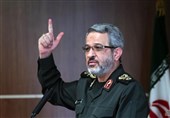 رئیس سازمان بسیج: آمریکا بداند مردم ایران پای انقلاب ایستاده اند