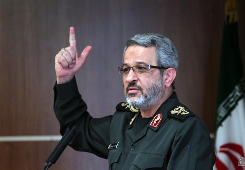 رئیس سازمان بسیج: آمریکا بداند مردم ایران پای انقلاب ایستاده اند